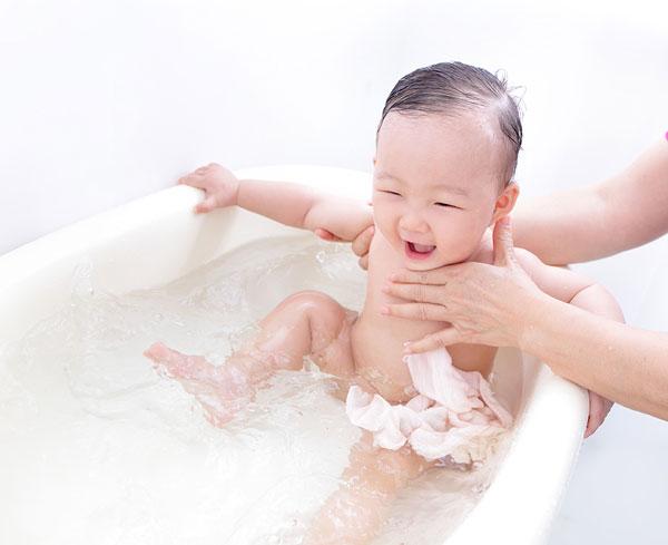 Những thời điểm tuyệt đối không nên tắm cho trẻ sơ sinh và trẻ nhỏ - Ảnh 3
