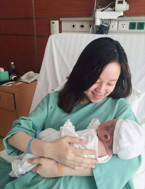 Sao Việt lần đầu làm mẹ: Từng rối loạn tâm lý, chật vật với biến cố ăn dặm của con - Ảnh 5