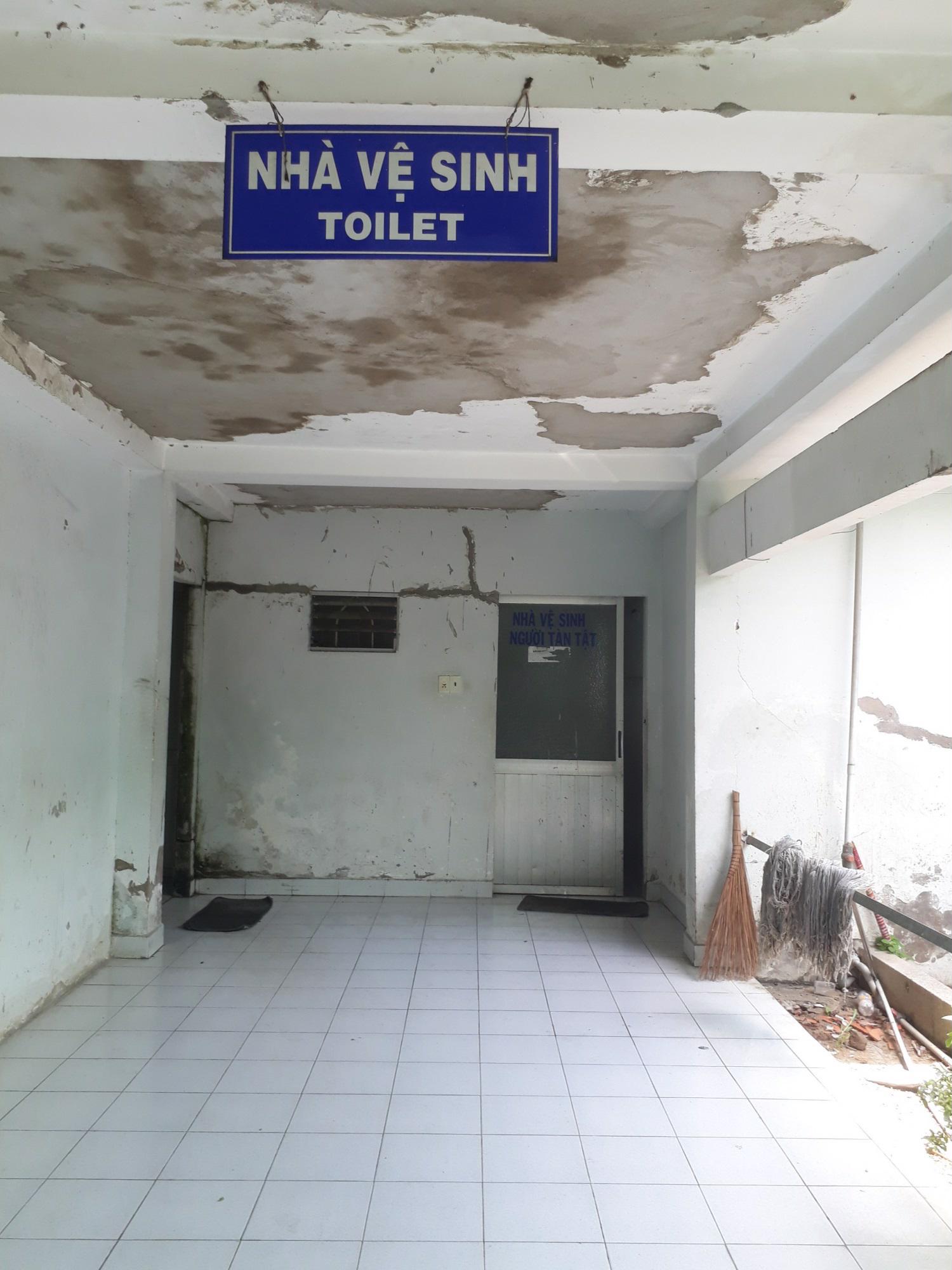 Sau phát biểu của Bộ trưởng Bộ Y tế, nhà vệ sinh bệnh viện ở TP.HCM như thế nào? - Ảnh 2