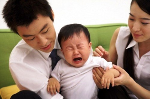 Trẻ khóc lóc, ăn vạ, cha mẹ cần can thiệp xử lý dựa trên các cấp độ cảm xúc - Ảnh 4