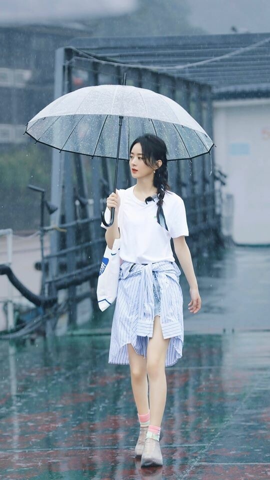 Dàn mỹ nhân Hoa ngữ tạo dáng dưới mưa: 1 mỹ nhân khoe vòng một căng tràn vẫn thua Phạm Băng Băng - Ảnh 6