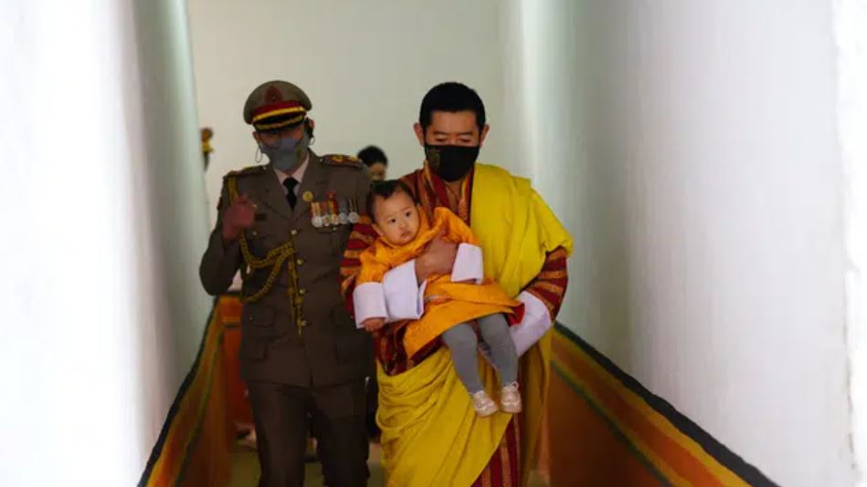 Hoàng hậu 'vạn người mê' Bhutan chia sẻ ảnh mới của 2 Hoàng tử, vẻ ngoài của hai đứa trẻ gây bất ngờ - Ảnh 5