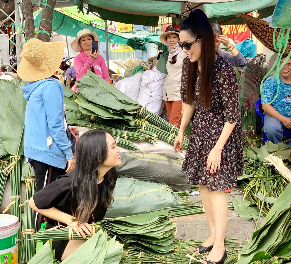 Ngẩn ngơ với loạt ảnh tuyệt đẹp của mẹ con Á hậu Trịnh Kim Chi giữa chợ lá dong - Ảnh 10