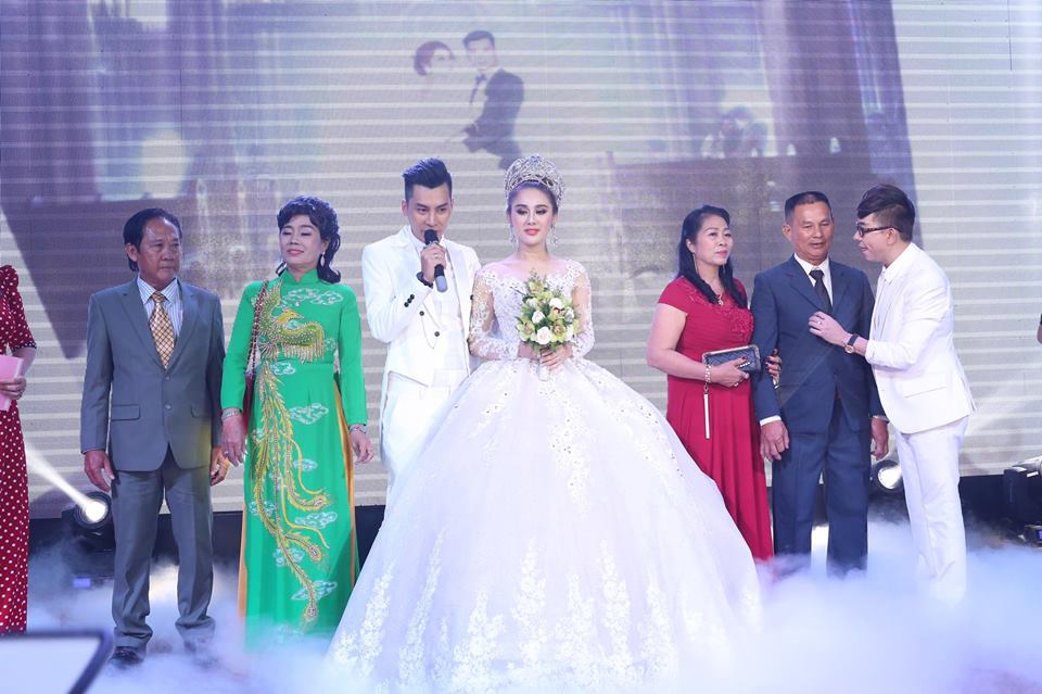 Nhìn lại những khoảnh khắc vui tươi nhưng đầy xúc động trong đám cưới Lâm Khánh Chi: Ai cũng xứng đáng có được hạnh phúc! - Ảnh 8
