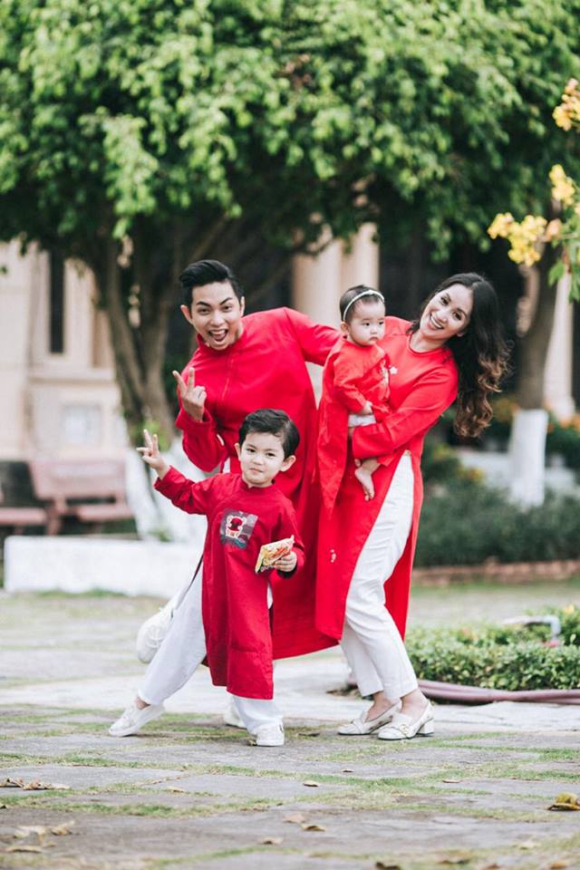 Gia đình Khánh Thi - Phan Hiển tung bộ ảnh Valentine đẹp lịm tim - Ảnh 1