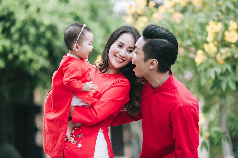Gia đình Khánh Thi - Phan Hiển tung bộ ảnh Valentine đẹp lịm tim - Ảnh 4