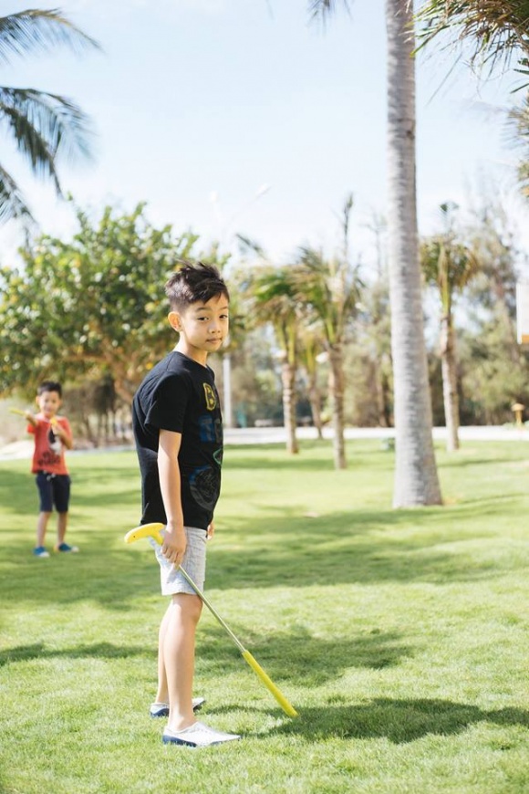 Hà Hồ - Kim Lý đưa Subeo đi đánh golf, quấn quít hạnh phúc như một gia đình - Ảnh 6