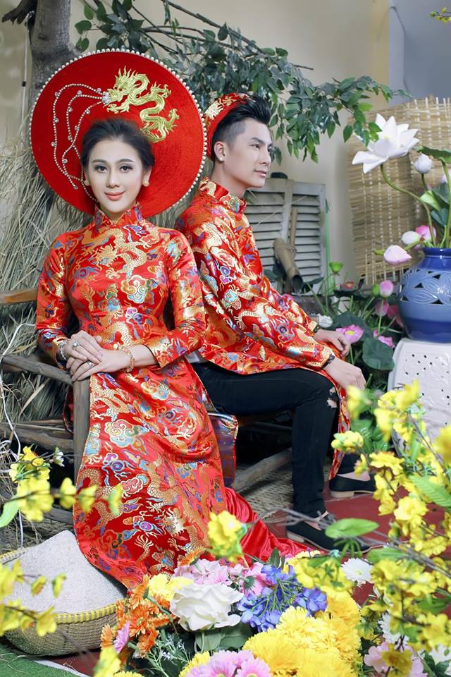 Vợ chồng Lâm Khánh Chi đón Tết hoành tráng với bộ ảnh chào xuân độc và lạ - Ảnh 2