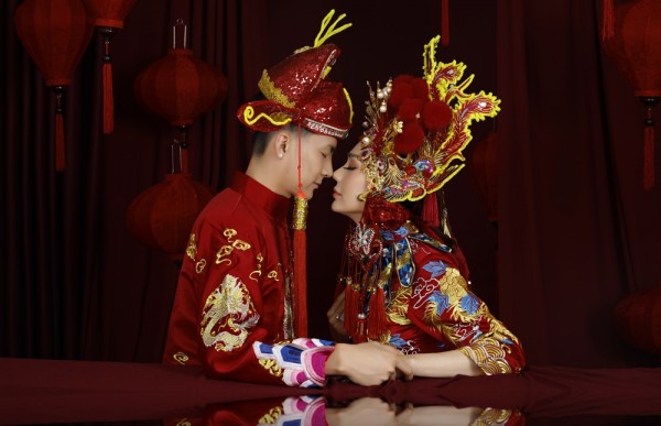 Lâm Khánh Chi tổ chức kỷ niệm ngày cưới cực khủng, mời 300 khách dù năm ngoái lỗ sấp mặt - Ảnh 7