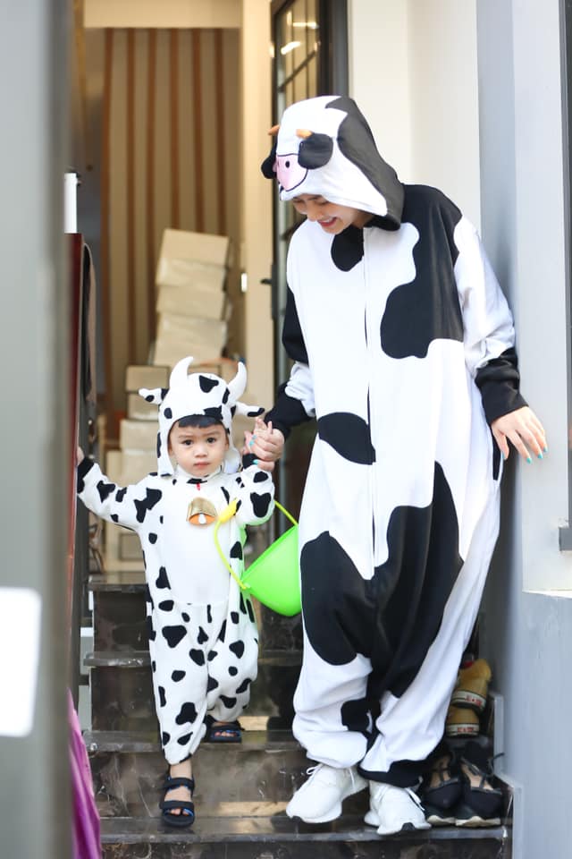 Thanh Bình cười té ghế vì mẹ con Ngọc Lan hóa thành bò sữa siêu cute - Ảnh 2