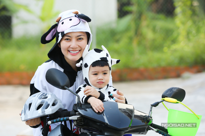 Thanh Bình cười té ghế vì mẹ con Ngọc Lan hóa thành bò sữa siêu cute - Ảnh 9