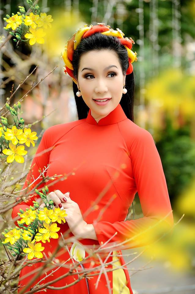Dù đã U50, Á hậu Trịnh Kim Chi vẫn đẹp mê hoặc khi diện áo dài - Ảnh 2