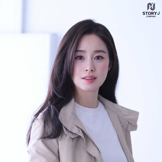 Kim Tae Hee tuổi 42 xuất hiện dấu hiệu lão hóa vẫn đẹp bất chấp, quả nhiên là mỹ nhân hàng đầu xứ sở kim chi  - Ảnh 7