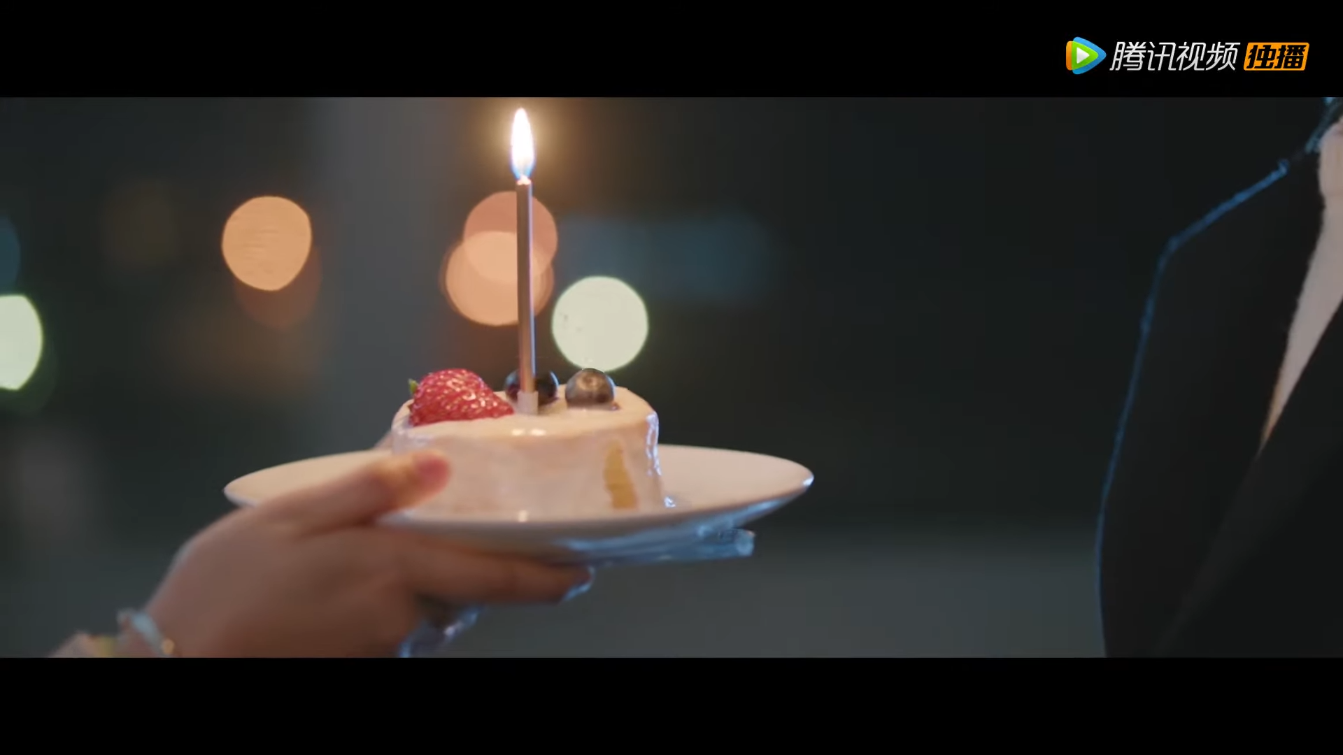 Yêu Đương Đi Mùa Hè tập 24: Được Hạ Thiên 'lục tủ lạnh' làm bánh sinh nhật, Hứa tổng hạnh phúc sướng rơn người - Ảnh 2
