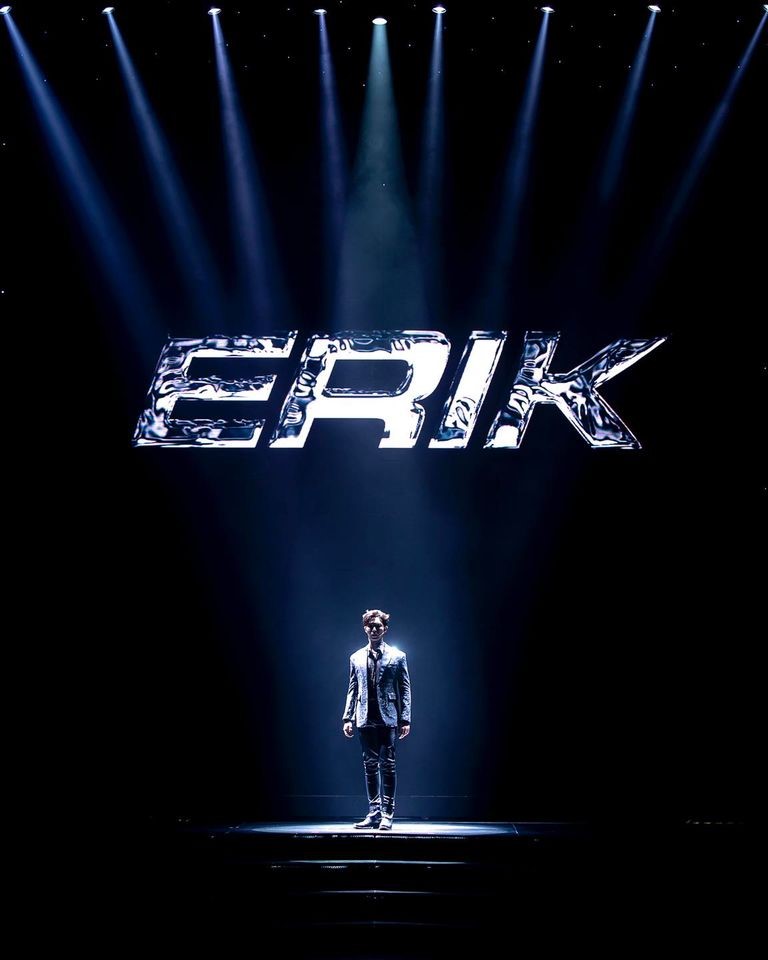 Trong sự kiện diễn ra mới đây, sau khi nhiều fan vô tư hát trend phản cảm, Erik đã chính thức lên tiếng xin lỗi - Ảnh 3