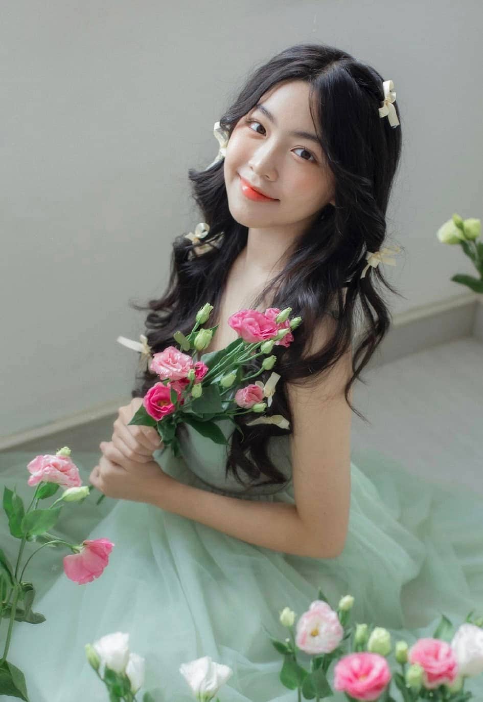 Con gái Quyền Linh lại gây sốt MXH với bộ ảnh ngọt ngào, kỷ niệm lần đầu chụp quảng cáo chuyên nghiệp - Ảnh 11