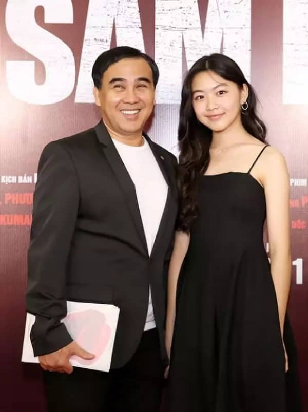 Con gái Quyền Linh lại gây sốt MXH với bộ ảnh ngọt ngào, kỷ niệm lần đầu chụp quảng cáo chuyên nghiệp - Ảnh 15