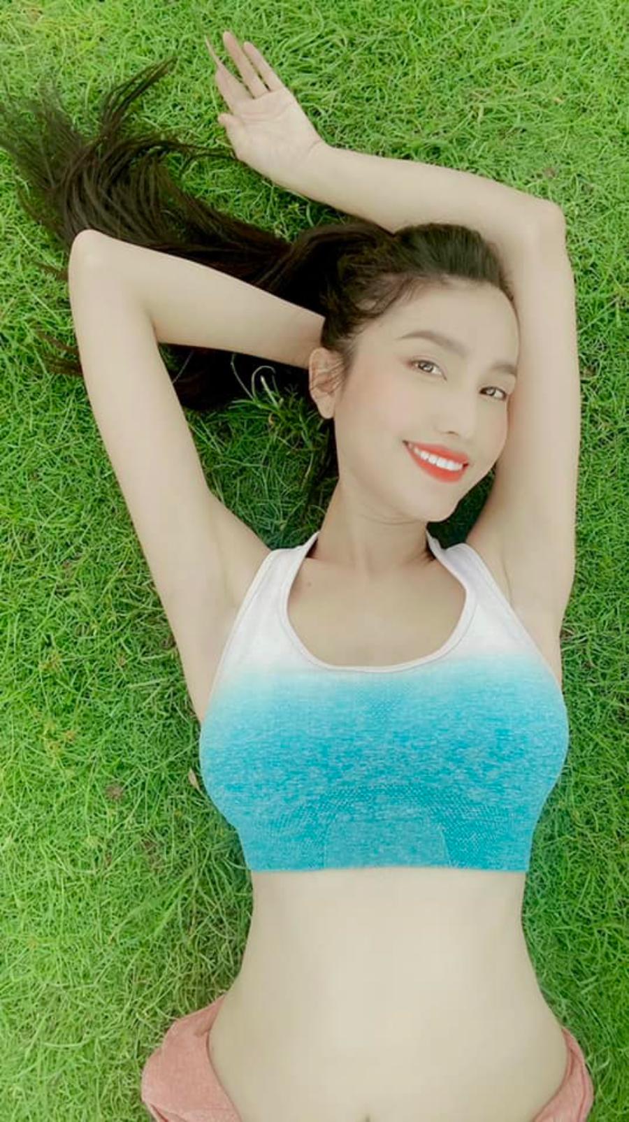 Diện đủ kiểu bikini khoe dáng nóng bỏng, Hoa hậu chuyển giới Việt Nam đầu tiên khiến dân tình xuýt xoa 'hết nước chấm' - Ảnh 7