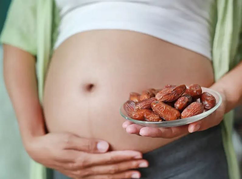 Top 5 lý do tại sao các mẹ bầu nên ăn quả chà là trong thai kỳ! - Ảnh 1