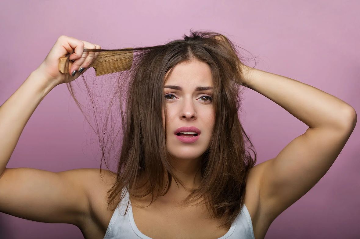 Nói lời tạm biệt với những ngày tóc xấu: Mẹo chăm sóc tóc cần thiết để có vẻ ngoài hoàn hảo trong ngày hẹn hò! - Ảnh 1
