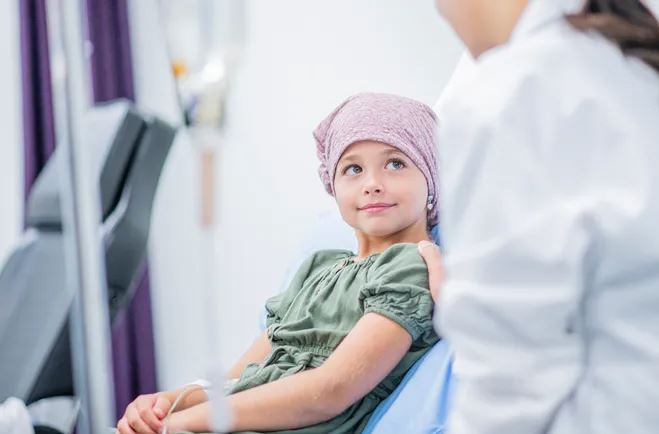 Ung thư ở trẻ em: Những dấu hiệu sớm của bệnh ung thư ở trẻ mà cha mẹ nào cũng nên biết! - Ảnh 3