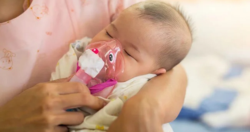 Phát hiện hơn 1.000 trẻ mắc virus bào hợp: Dễ xảy ra ở trẻ dưới 6 tháng tuổi, gây xẹp phổi, ngưng thở bất cứ lúc nào - Ảnh 1