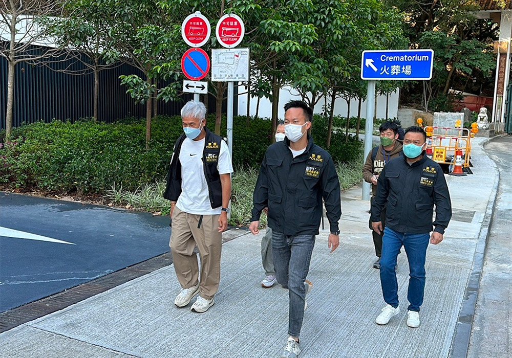 Cận cảnh hiện trường hơn 100 cảnh sát đào bới bãi rác để tìm kiếm thi thể của người mẫu Thái Thiên Phượng - Ảnh 7