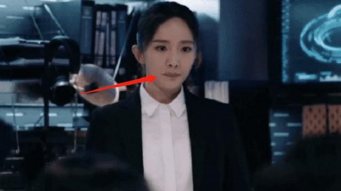 Dàn sao nữ Cbiz và những thói quen khi đóng phim: Cúc Tịnh Y khiến netizen 'phát chán', Triệu Lộ Tư trông rất đáng sợ - Ảnh 7