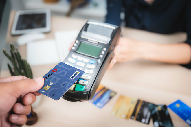 Cách kích hoạt thẻ ATM gắn chip, người dùng cần biết để tránh bị khoá thẻ ngay sau khi nhận! - Ảnh 1