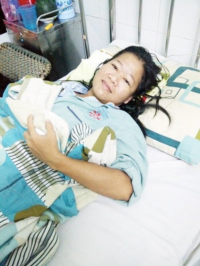 Con gái nuôi của Hoài Linh bị đột quỵ, ngã vỡ xương trong cơn mê sảng: Sức khỏe ngày càng nguy kịch - Ảnh 1