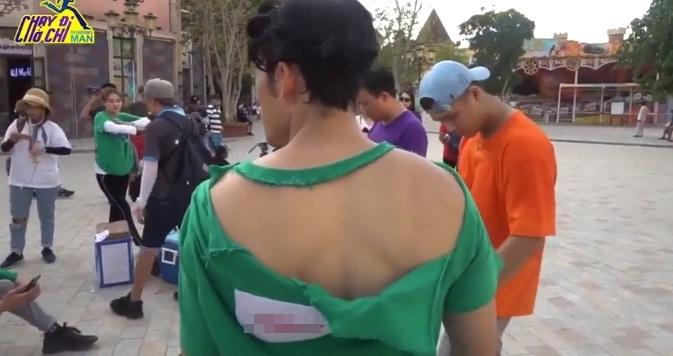 Karik bị xé rách áo tả tơi lộ sạch body trước ống kính có 'thảm' hơn Liên Bỉnh Phát khi chơi Running Man Việt? - Ảnh 8