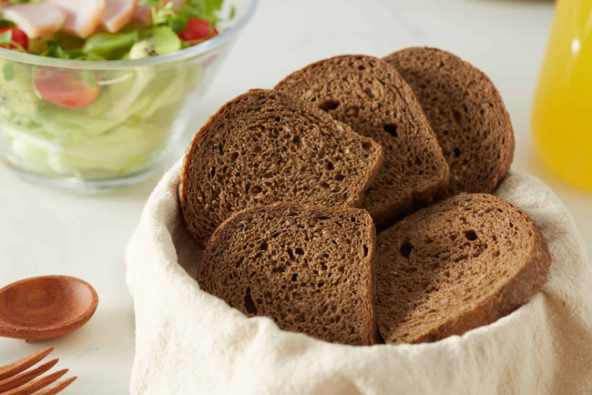 Những sai lầm thường gặp khi ăn bánh mì khiến bạn không thể giảm cân - Ảnh 4