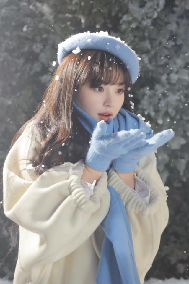 Điền Hi Vi hóa 'cô bé mùa đông' trong bộ ảnh mới, nhan sắc được netizen hết lời khen ngợi  - Ảnh 2