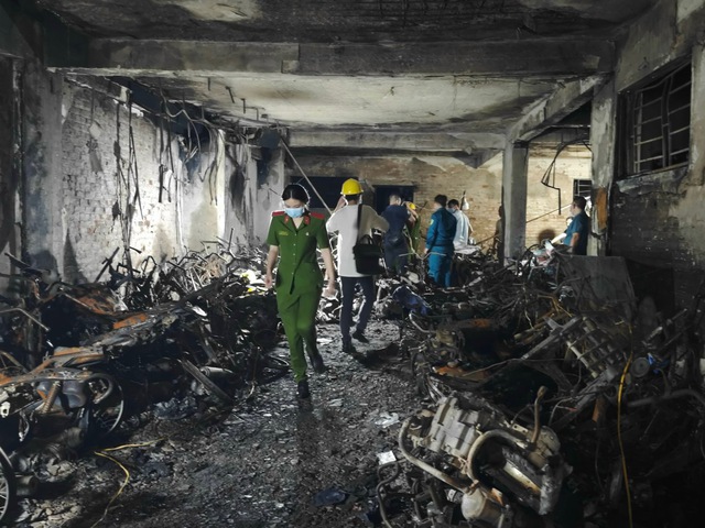 Chính thức công bố số người bị nạn trong vụ cháy chung cư mini ở Hà Nội: 56 người chết, 37 người bị thương  - Ảnh 2