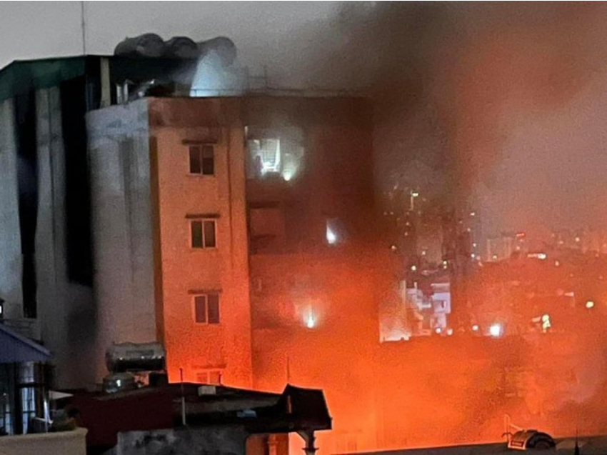Thủ tướng chỉ đạo khẩn trương khắc phục hậu quả vụ cháy chung cư mini ở Hà Nội - Ảnh 1