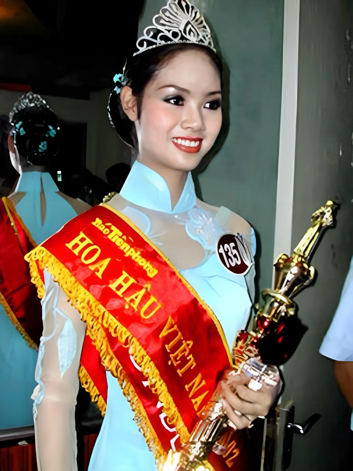 Nàng hậu đầu tiên 'chinh chiến' Miss World 2003, từng vướng scandal 'bắt cóc', sau 2 thập kỷ đăng quang vẫn ở ẩn là ai? - Ảnh 1