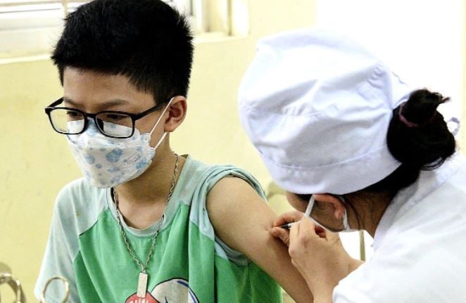 Thông tin y tế: Sáng 17/4, Hà Nội đồng loạt tiêm vaccine cho trẻ từ 5 - dưới 12 tuổi, các địa phương khác dự kiến tiêm vaccine từ ngày 18/4 - Ảnh 1