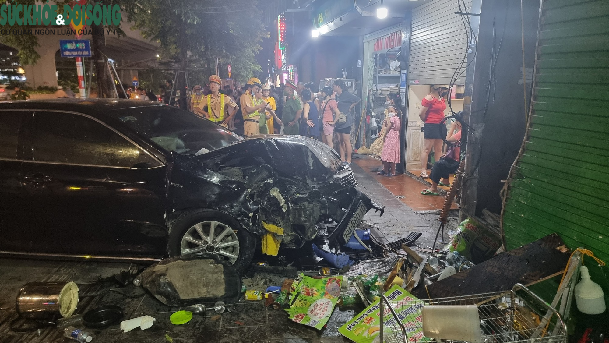 Nguyên nhân ô tô lao lên vỉa hè khiến 4 người thương vong ở Hà Nội - Ảnh 1