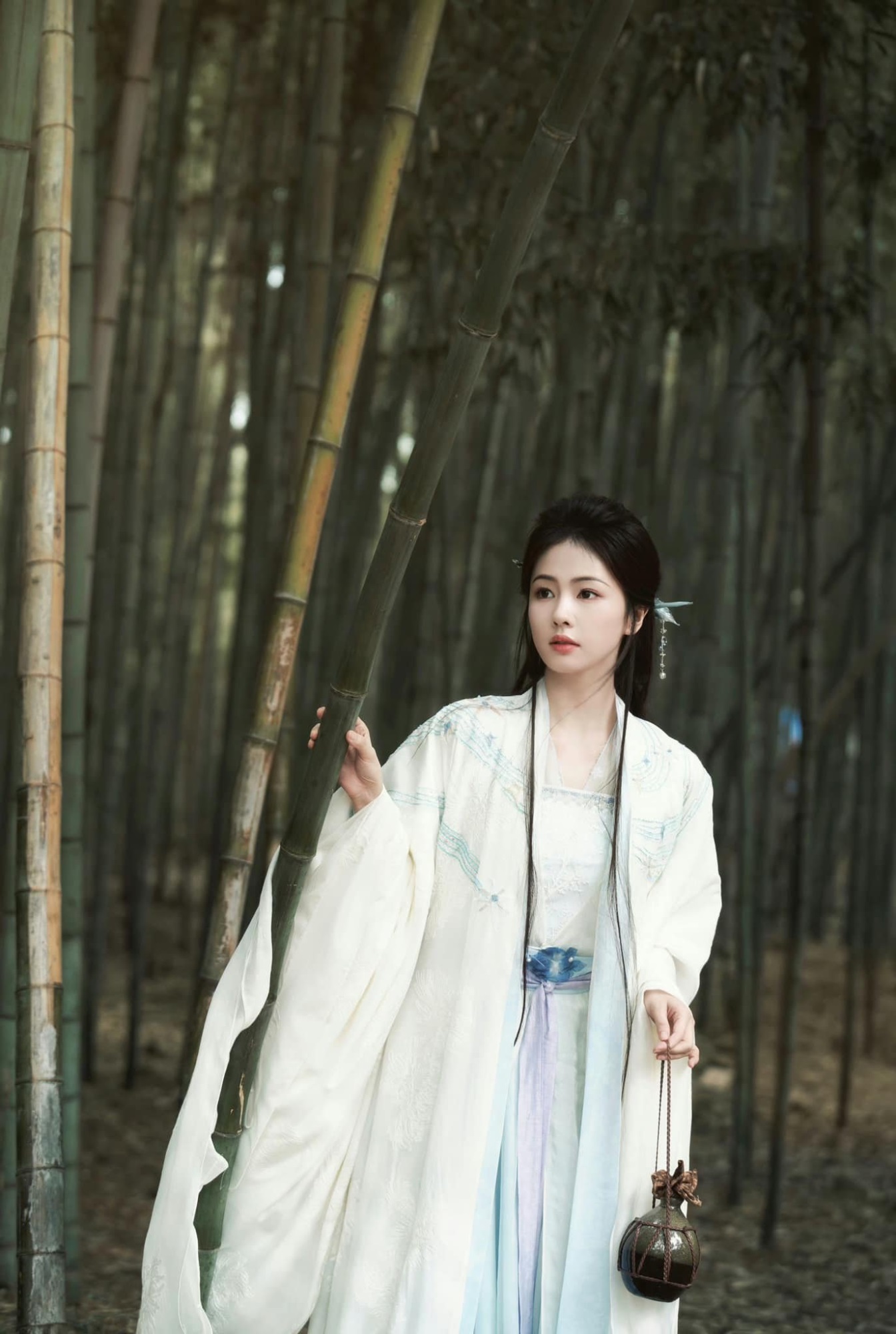 Tạo hình của Bạch Lộc trong bộ phim Bạch Nguyệt Phạn Tinh tiếp tục 'gây sốt' vì tựa như nữ thần - Ảnh 4