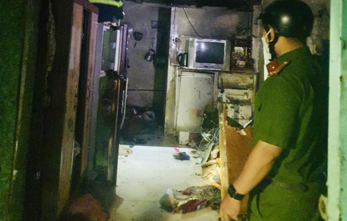 Hiện trường vụ cháy nhà lúc nửa đêm ở TP.HCM khiến 1 người tử vong, 2 người bị bỏng - Ảnh 4