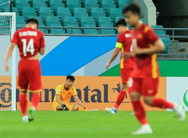 Thủ môn Văn Toản xin lỗi và giải thích về sai lầm trước toàn đội U23 Việt Nam - Ảnh 1
