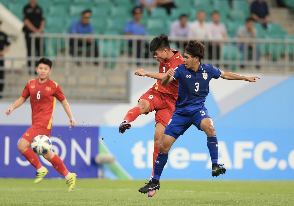 Tạo cú sốc thần tốc & ghi siêu phẩm, U23 Việt Nam vẫn rời sân đầy tiếc nuối trước Thái Lan - Ảnh 4