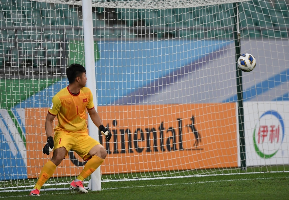 Tạo cú sốc thần tốc & ghi siêu phẩm, U23 Việt Nam vẫn rời sân đầy tiếc nuối trước Thái Lan - Ảnh 2