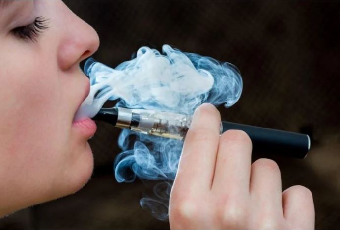 Hút thuốc lá điện tử làm tăng nguy cơ mắc bệnh tiểu đường - Ảnh 1