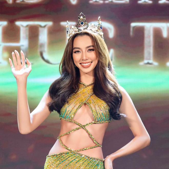 Miss Grand 2021: Đáp gọn 'đỉnh của chóp' trước giờ G, Thùy Tiên xuất sắc mang vương miện về cho Việt Nam - Ảnh 1
