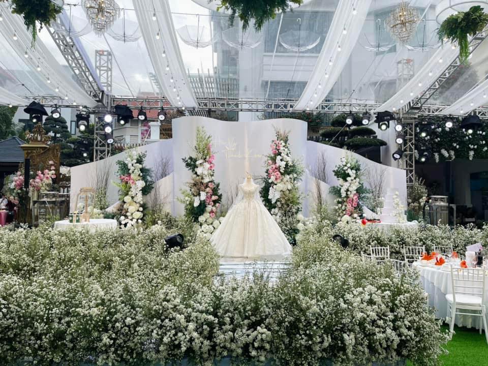 Choáng ngợp với siêu đám cưới ở Quảng Ninh: Cô dâu vàng đeo trĩu cổ, của hồi môn trên 60 tỷ, đãi khách mâm cỗ 28 triệu - Ảnh 3