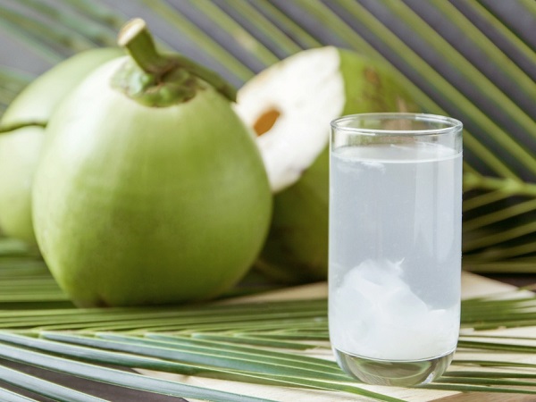 Nước dừa ngọt mát rất tốt cho sức khỏe nhưng 4 thời điểm này không nên uống - Ảnh 1