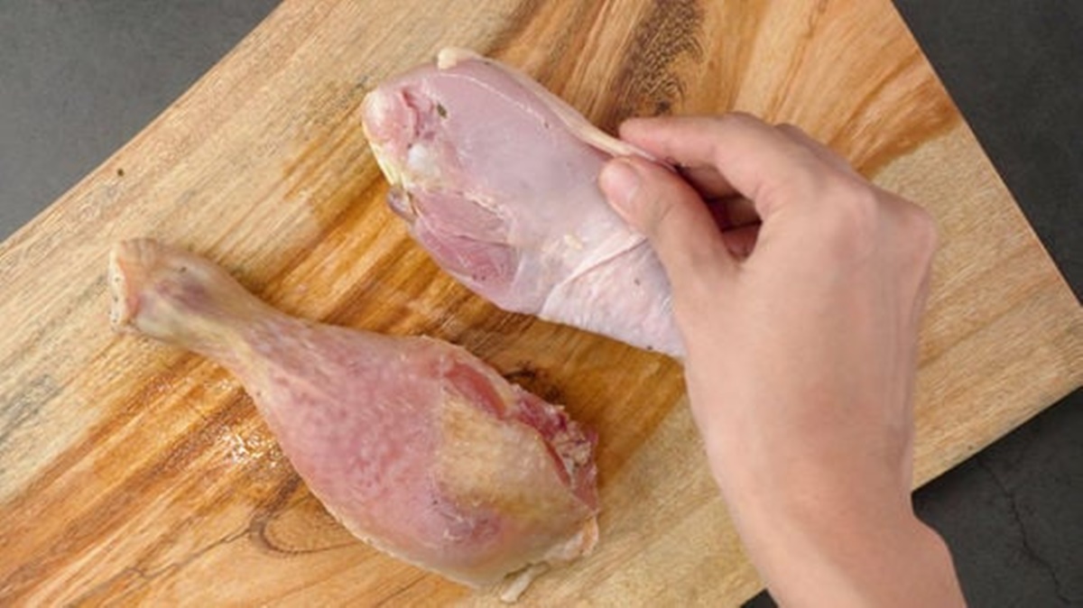 Thịt gà 'hỏng' nguy cơ nhiễm độc rất cao: 3 dấu hiệu nhận biết bạn cần quan tâm - Ảnh 3