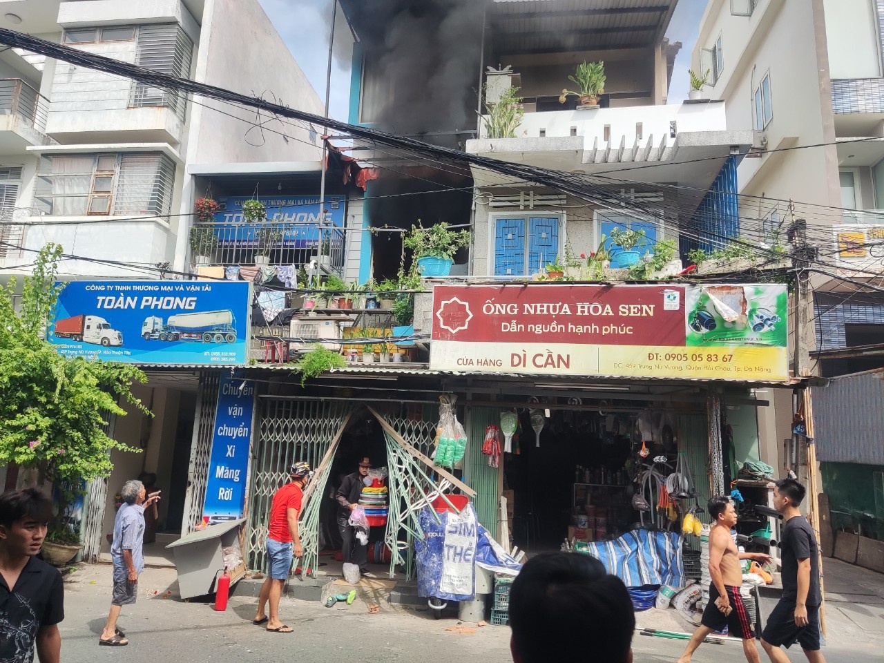 Xót xa 3 mẹ con chết cháy trong vụ hỏa hoạn lớn tại tiệm tạp hóa ở Đà Nẵng  - Ảnh 1