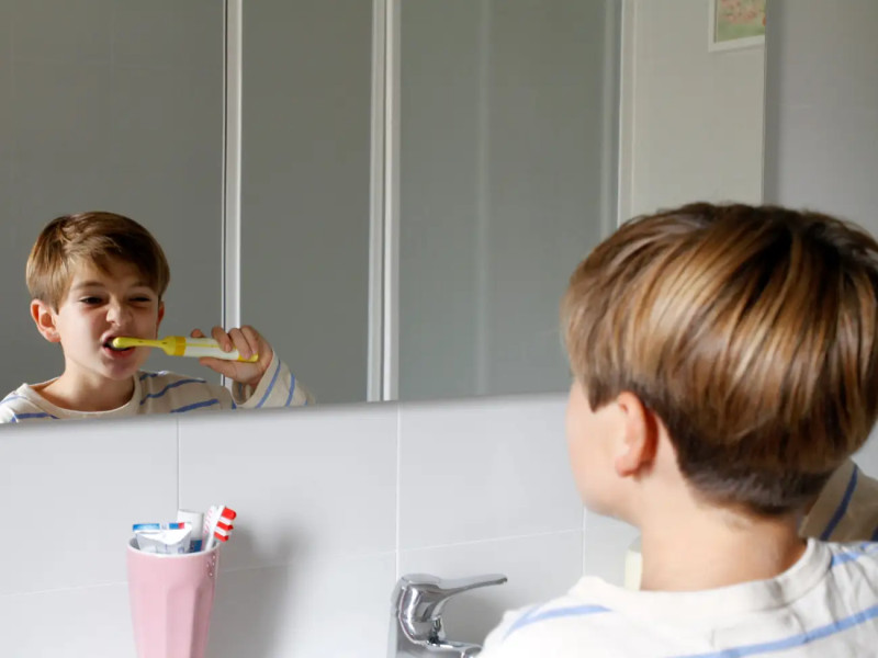Con cái không thích đánh răng vào buổi tối, cha mẹ nên áp dụng cách này vừa hiệu quả, vừa đơn giản - Ảnh 1